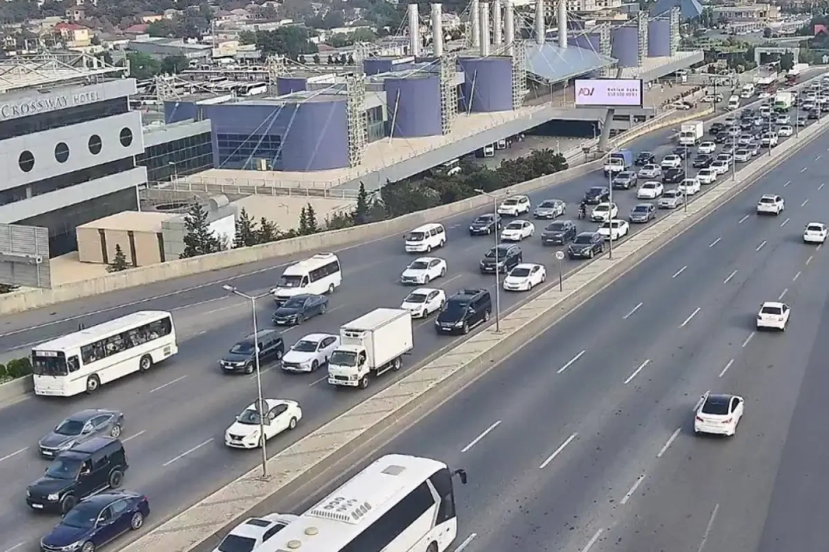 Bakının bir sıra yollarında tıxac var