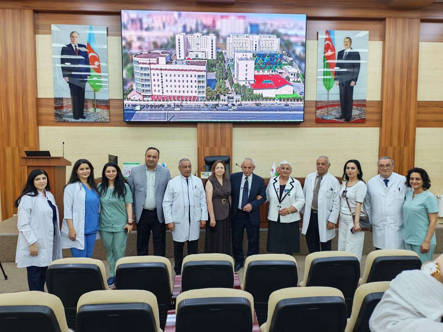 Azərbaycanda qidalanma və onkologiya ilə bağlı kitab nəşr olundu