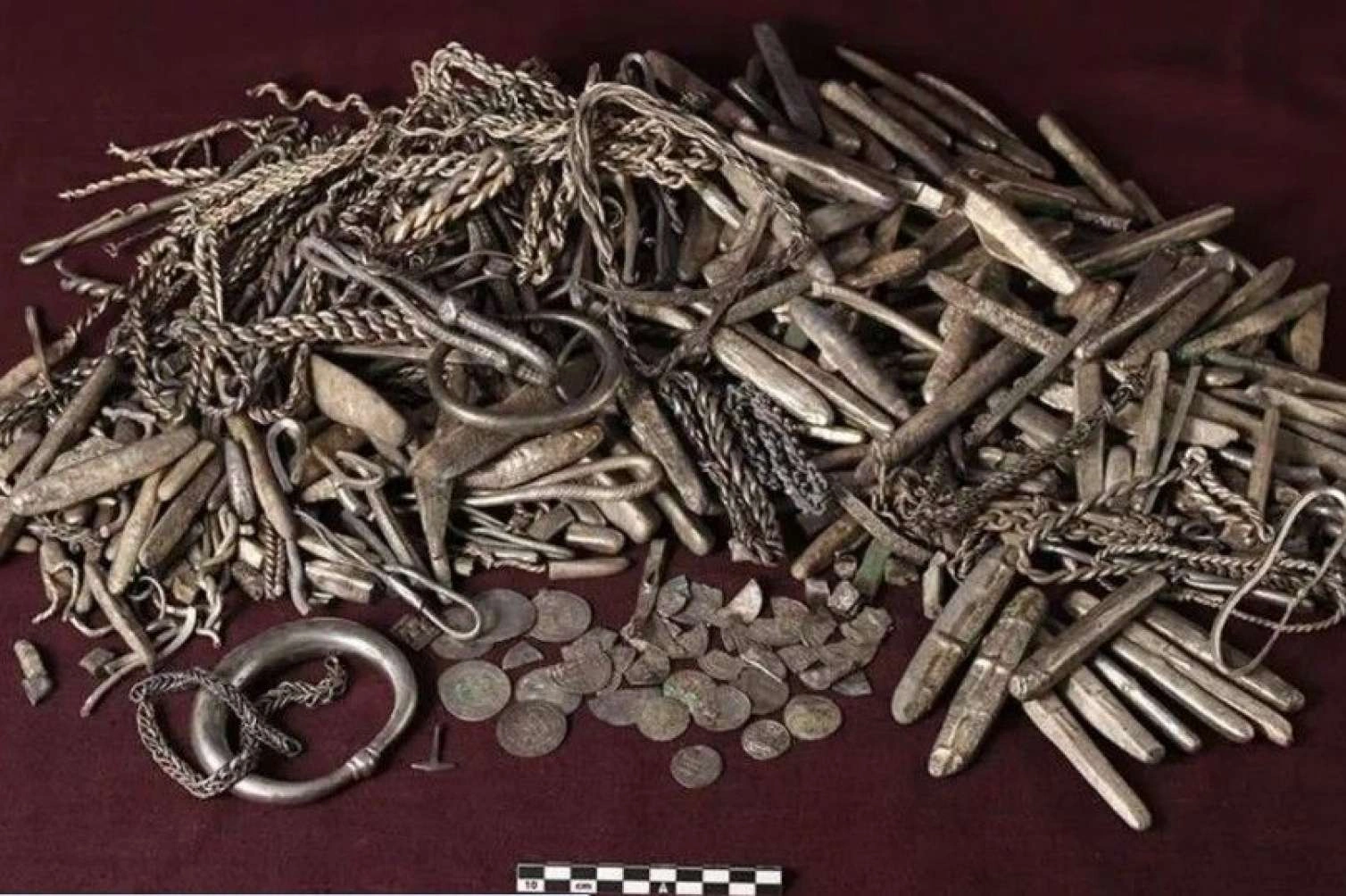 Vikinqlər dövrünə aid ən böyük gümüş