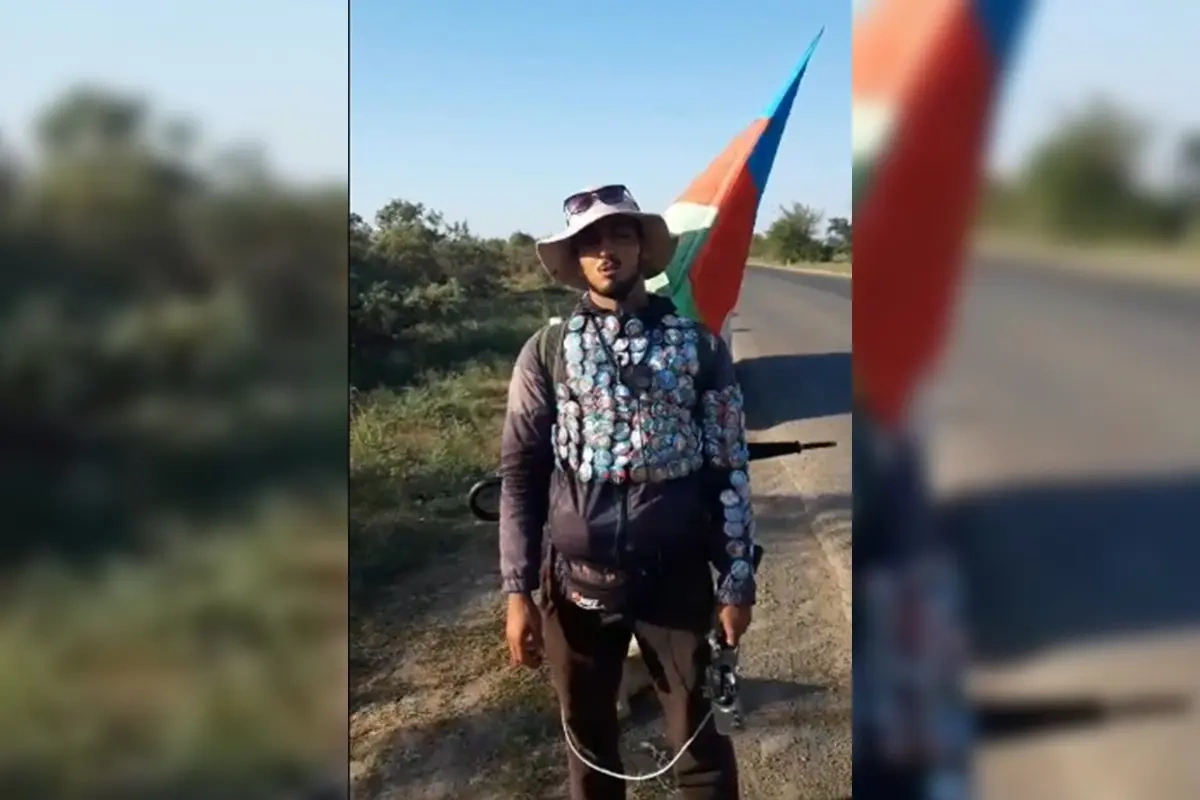 Şəhidlərin xatirəsi üçün bütün Azərbaycanı piyada gəzir - Video