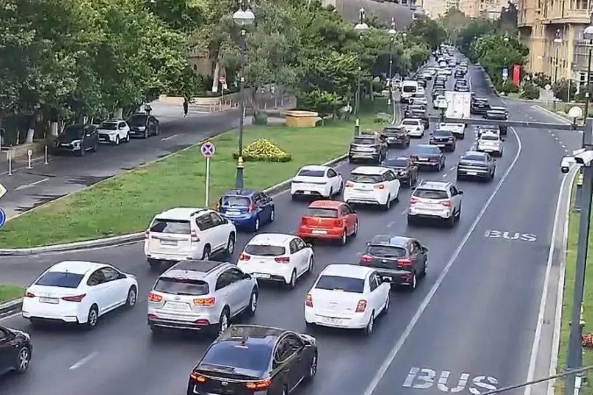 Bakının bəzi yollarında sıxlıq var