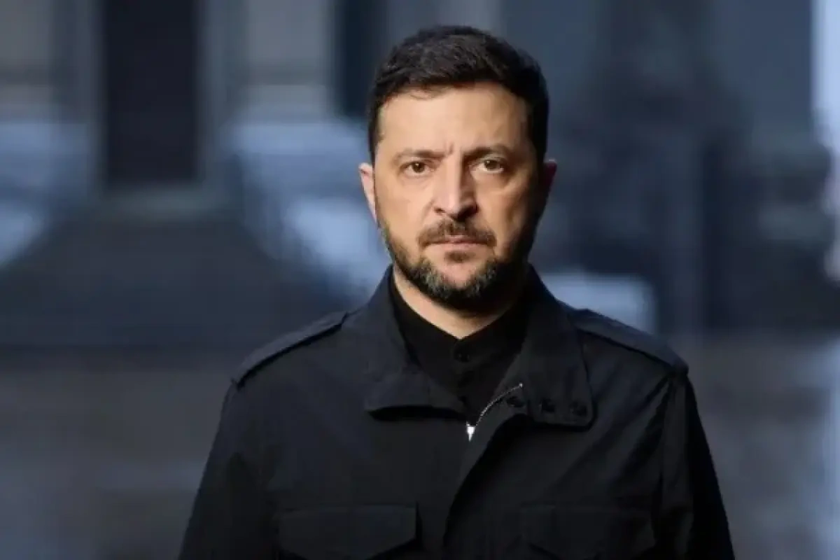 Zelenski təcili ölkəsinə qayıdır