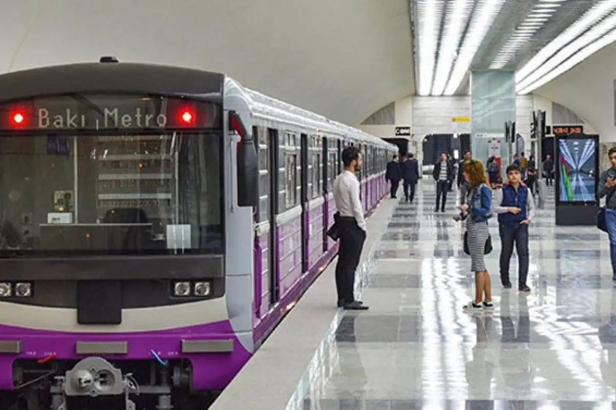 Metroda qatarlar gecikir