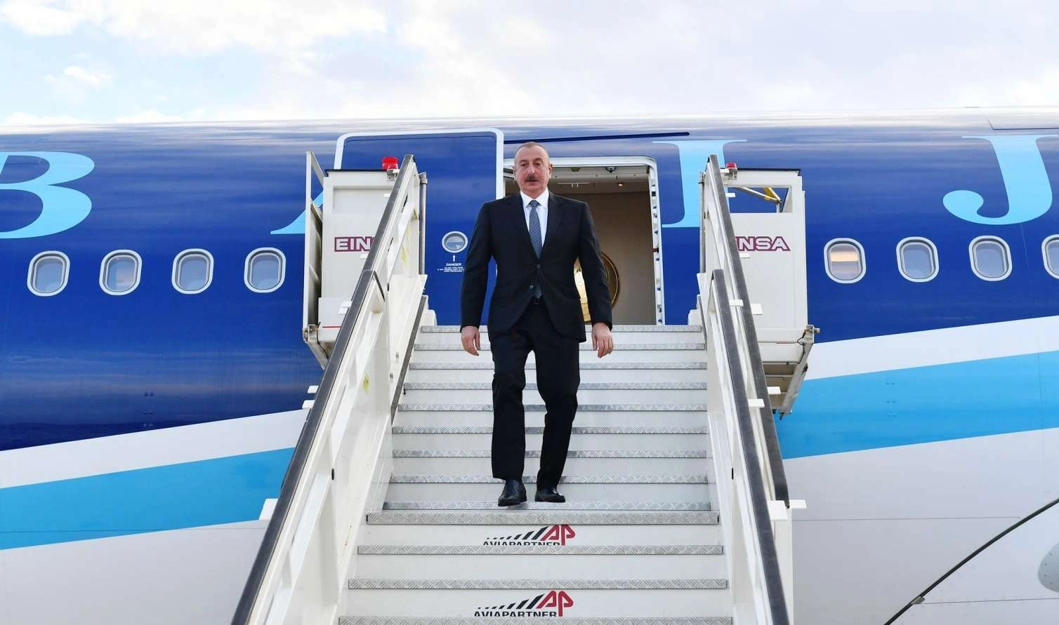İlham Əliyev Buxaraya getdi