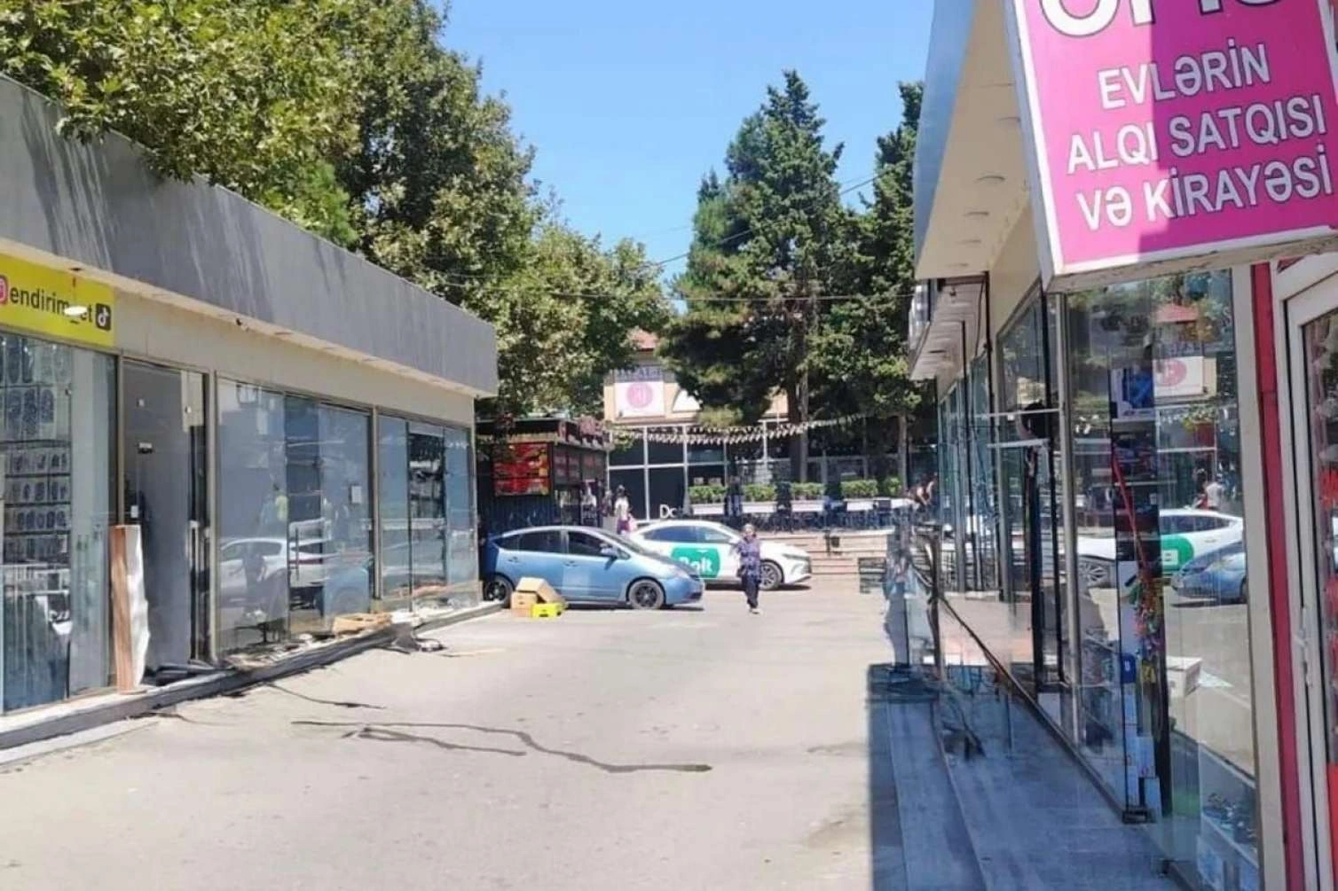 Şikayətlərdən sonra "Əhmədli"də küçə satıcıları yığışdırıldı
