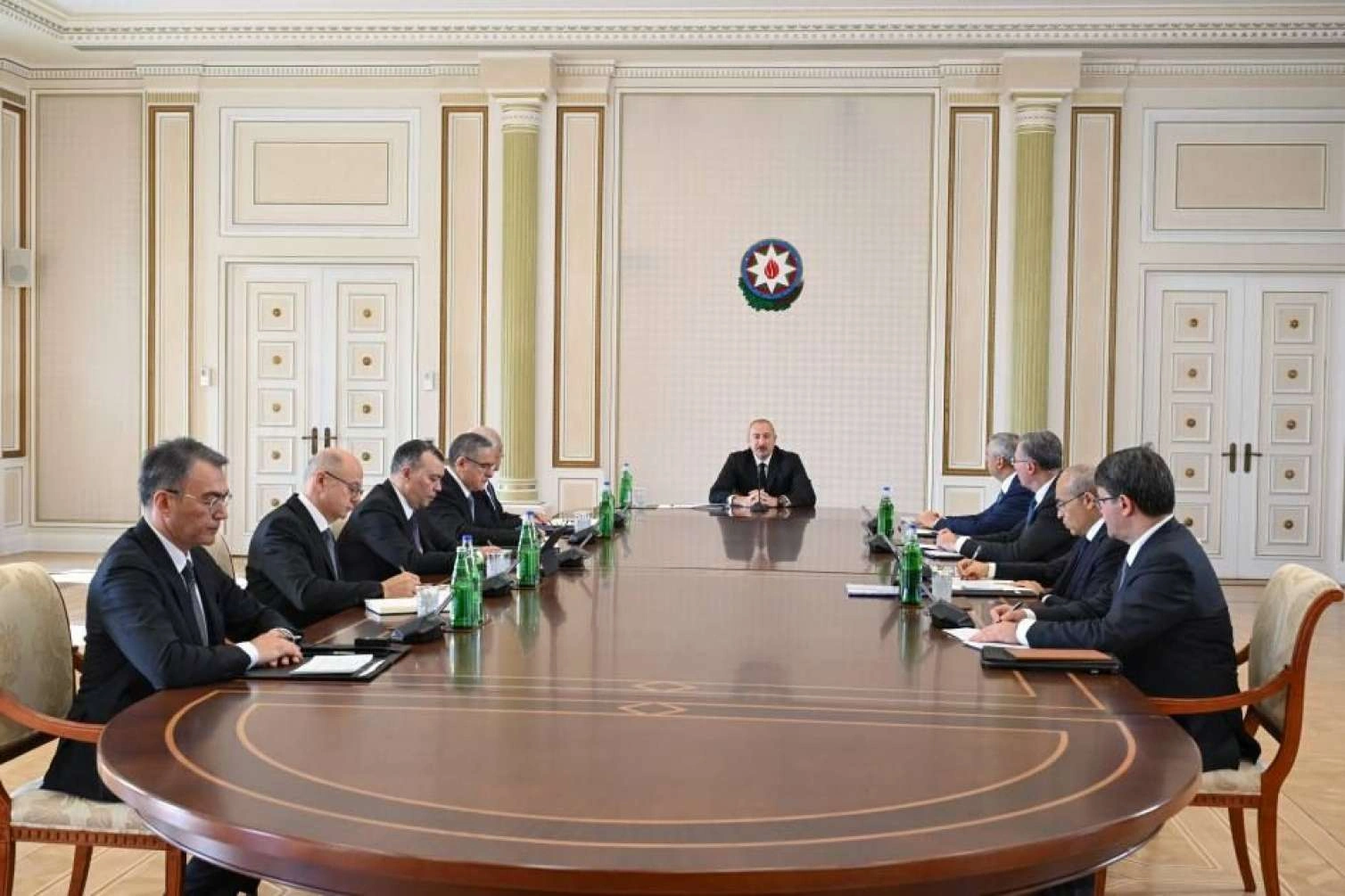 İlham Əliyev müşavirə keçirdi