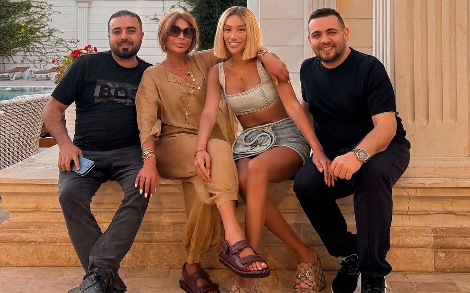 Aygün Kazımova Röyanın evinə qonaq getdi