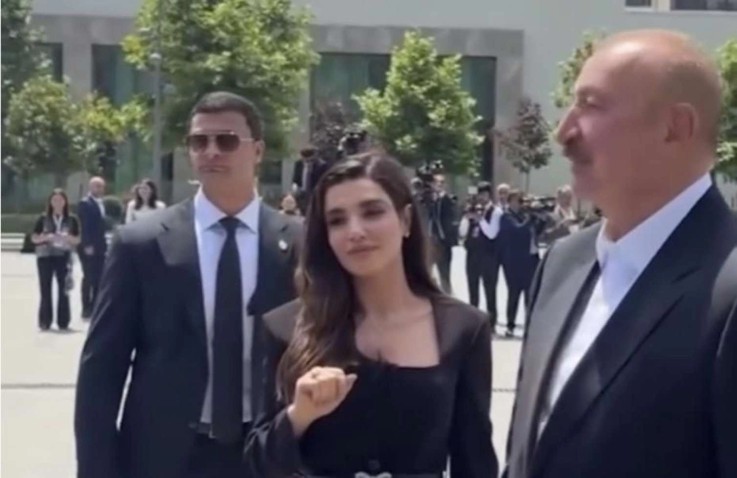 Şuşa Media Forumunda Prezidentin yanında diqqətçəkən xanım kimdir?