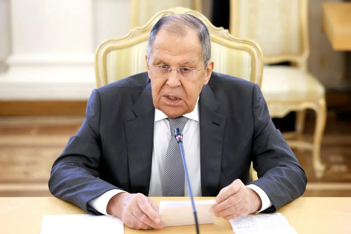 Lavrov şeir də yazırmış...