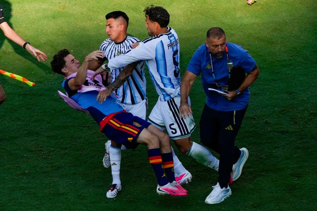 FİFA-dan  argentinalı futbolçu üçün addım
