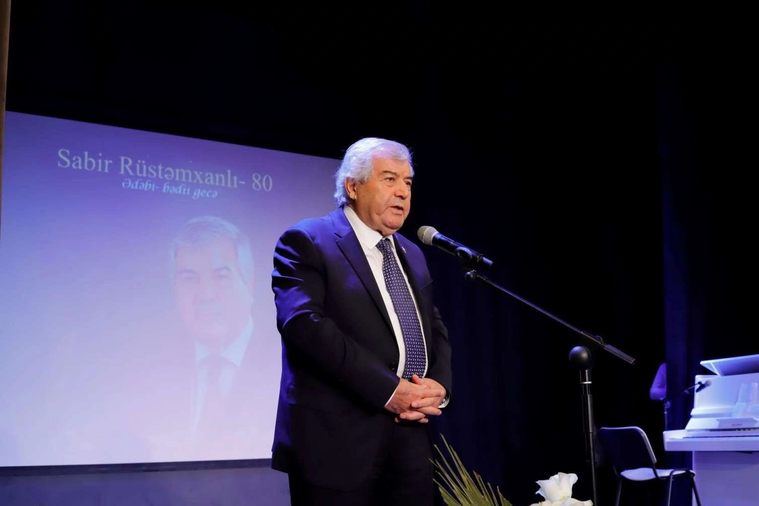 Şuşa Dövlət Teatrında Sabir Rüstəmxanlı poetik rüzgarı